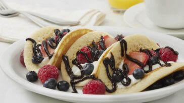 Blueberry Cheesecake Tacos